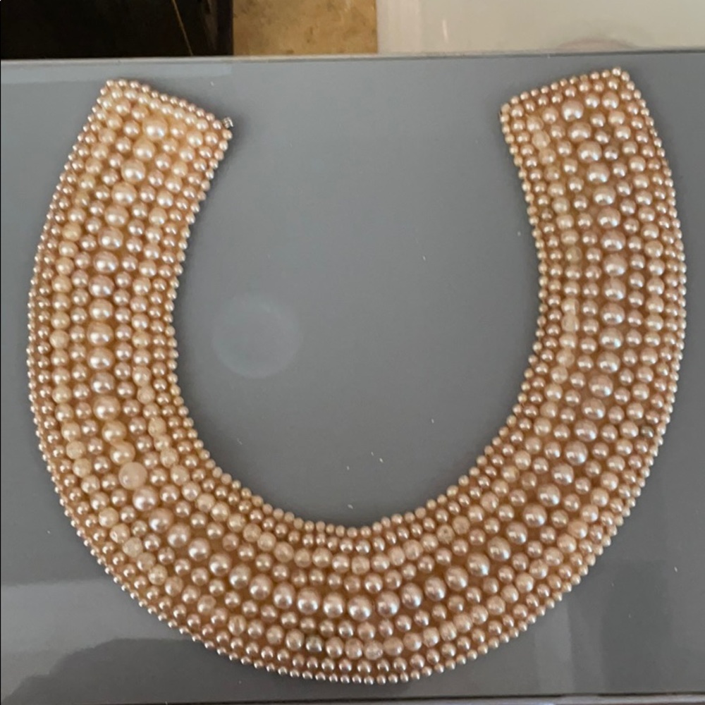 Pearl collar necklace